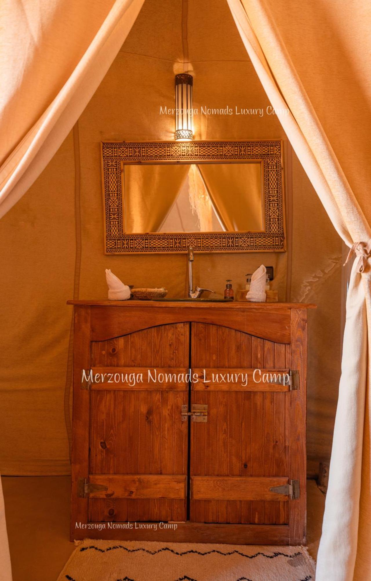 Merzouga Nomads Luxury Camp Екстериор снимка