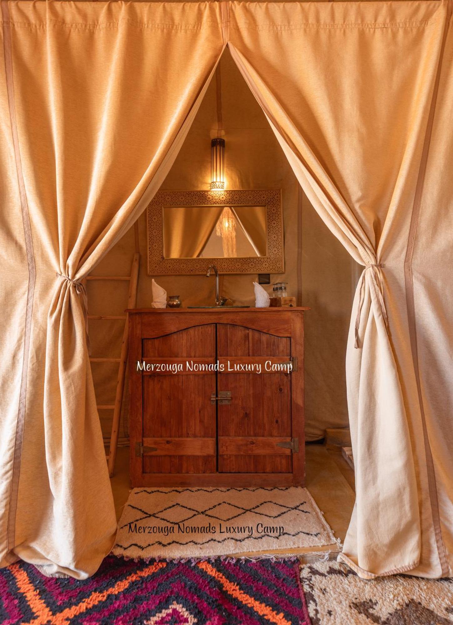 Merzouga Nomads Luxury Camp Екстериор снимка